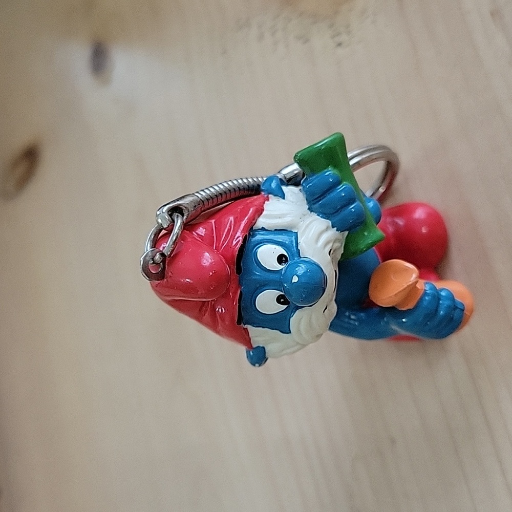 Papa Smurf 1983 Peyo Schleigh Keychain